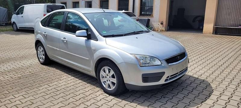 Silber Gebraucht 2007 Ford Focus Style Limousine | 1.400 € (Guter Preis) - Bild 1/4