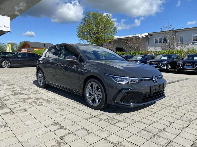 Uranograu Gebraucht 2021 VW Golf VIII R-line Limousine | 21.980 € (Guter Preis) - Bild 1/4