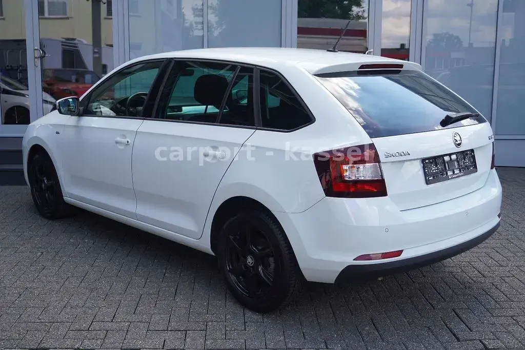 Gebraucht Skoda Rapid Drive 95 PS (69 kW) 2018 Weiß Kleinwagen
