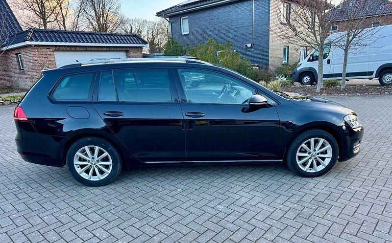 Gebraucht VW Golf VII LOUNGE 110 PS (80 kW) 2016 Schwarz Kombi