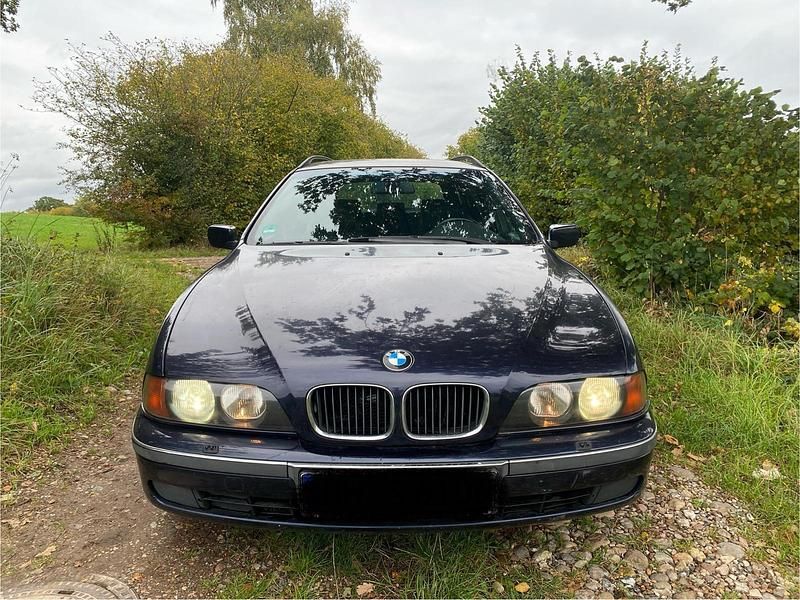 Blau Gebraucht 1998 BMW 523 Kombi | 2.190 € (Guter Preis) - Bild 1/4