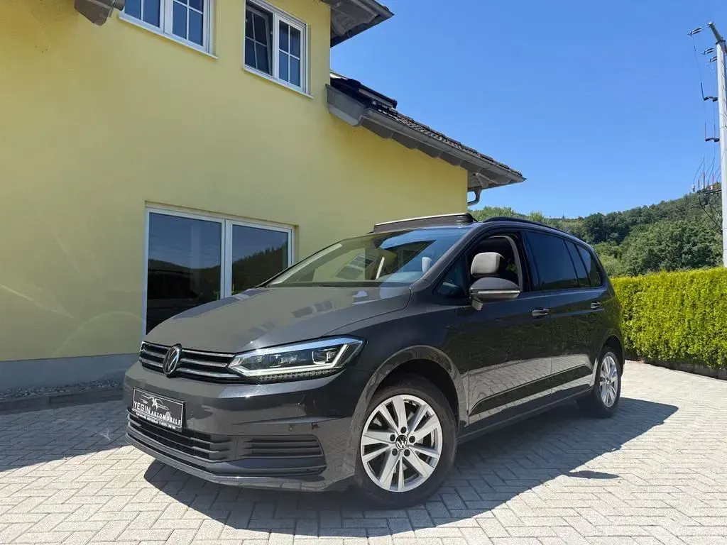 Gebraucht VW Touran Comfortline 116 PS (85 kW) 2020 Grau Van / Kleinbus