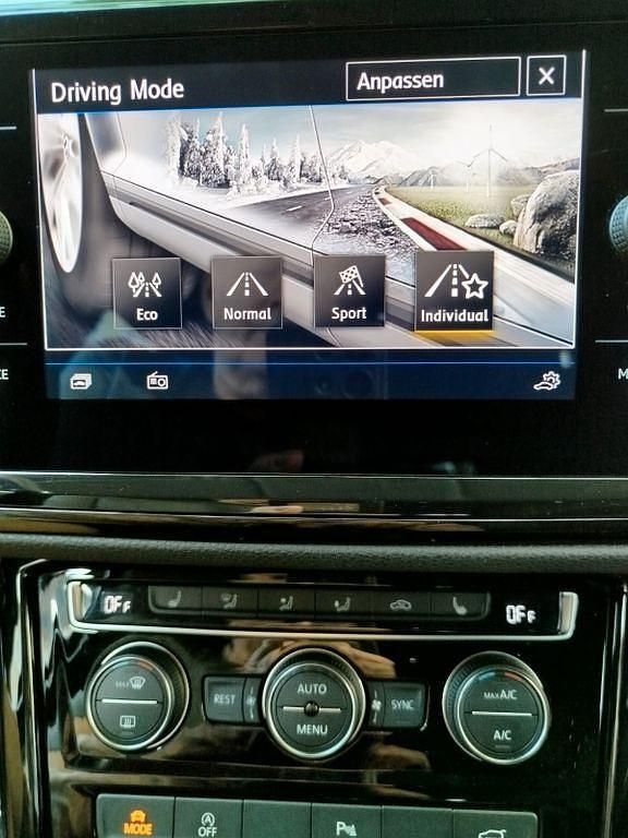 Gebraucht VW Touran Highline 150 PS (110 kW) 2018 Schwarz Van / Kleinbus