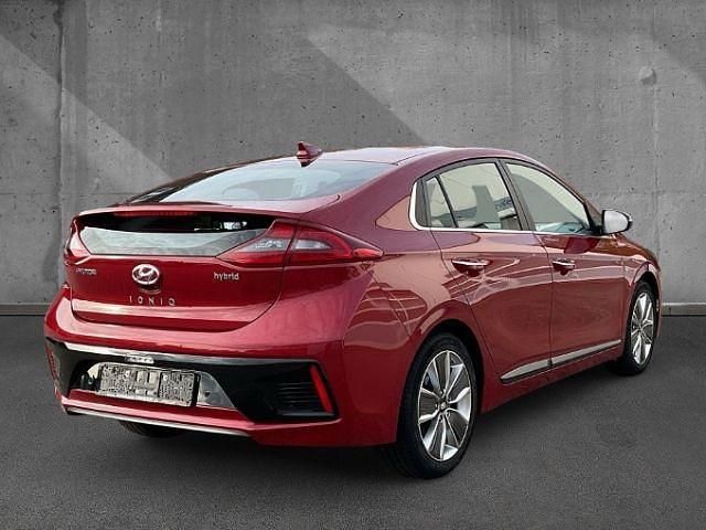Gebraucht Hyundai Ioniq Style 141 PS (103 kW) 2019 Rot Kleinwagen