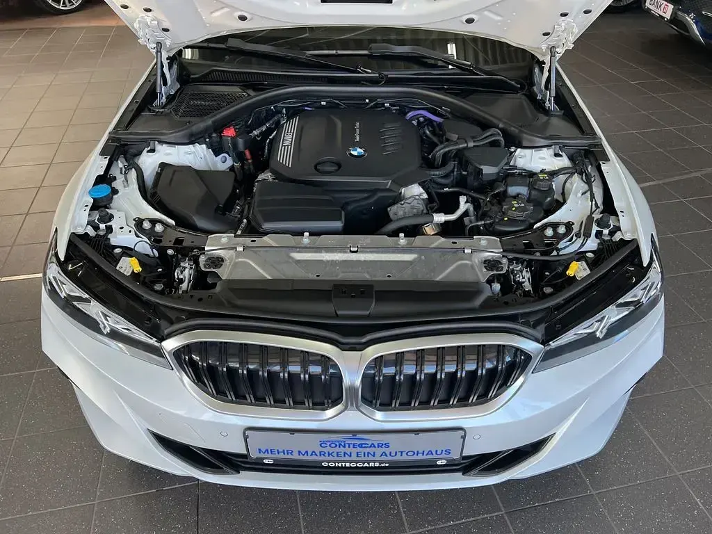 Gebraucht BMW 320 Shadowline 190 PS (139 kW) 2023 Weiß Limousine