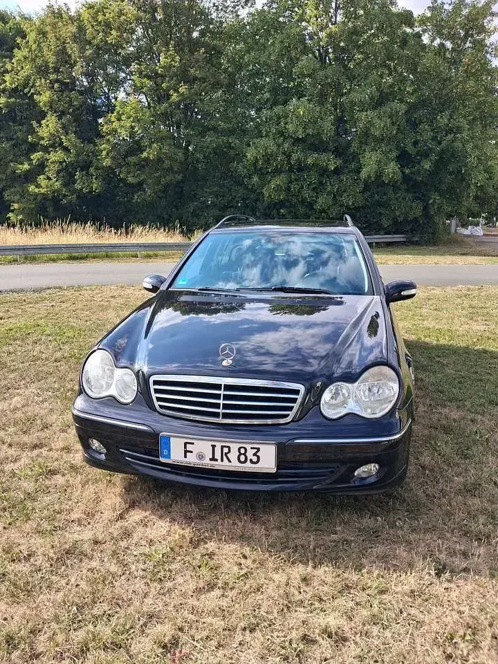 Gebraucht Mercedes 180 Avantgarde 143 PS (105 kW) 2004 Schwarz Limousine