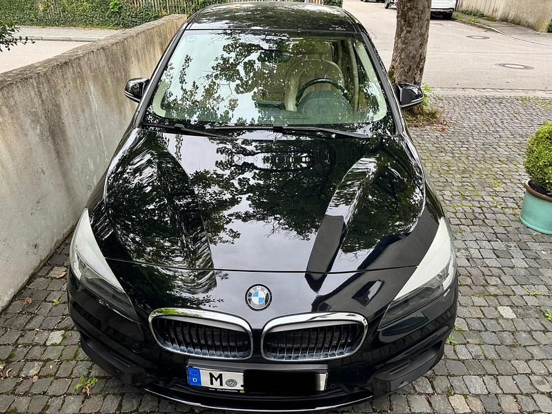 Gebraucht BMW 216 Active Tourer 116 PS (85 kW) 2016 Schwarz Van / Kleinbus