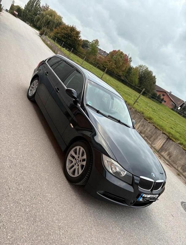 Usado BMW 325 218 HP (160 kW) 2008 Preto Carrinha