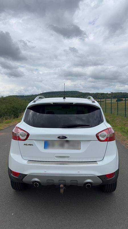 Gebraucht Ford Kuga Titanium 163 PS (119 kW) 2012 Weiß SUV