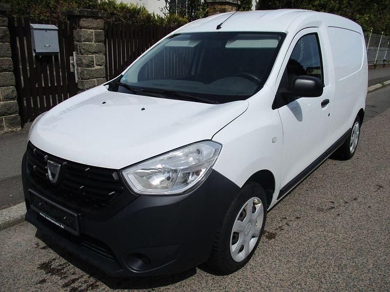 Second-hand Dacia Dokker 102 CP (75 kW) 2017 Alb Monovolum