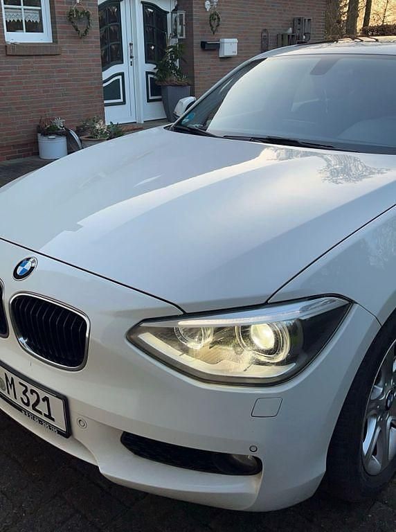 Weiß Gebraucht 2014 BMW 118 Kleinwagen | 8.299 € (Fairer Preis) - Bild 1/4