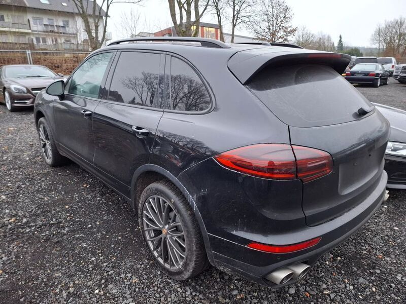 Gebraucht Porsche Cayenne Turbo 420 PS (308 kW) 2016 Schwarz SUV