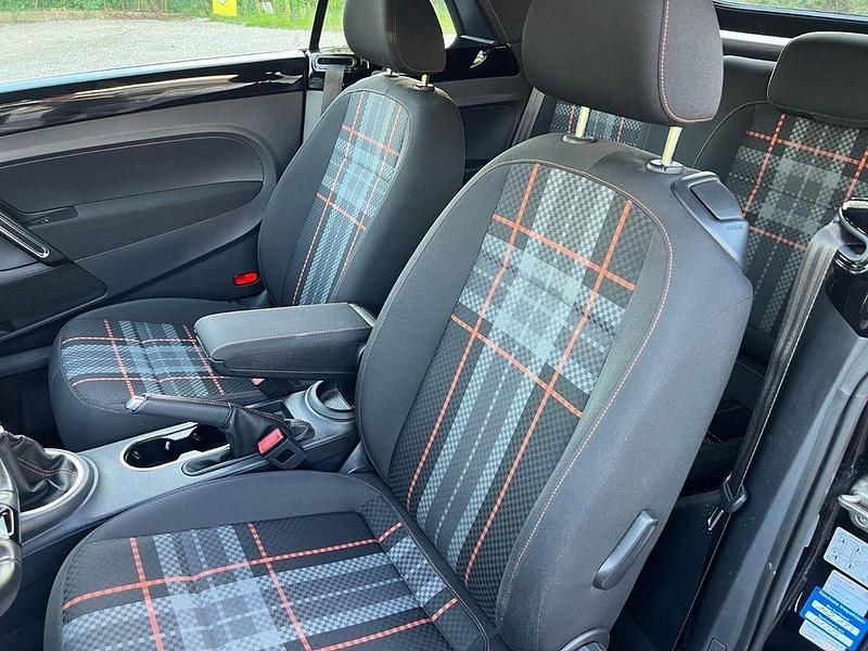 Gebraucht VW Beetle Cabriolet CLUB 105 PS (77 kW) 2015 Schwarz Cabrio