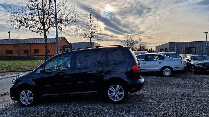 Gebraucht VW Touran Match 140 PS (102 kW) 2013 Schwarz Van / Kleinbus