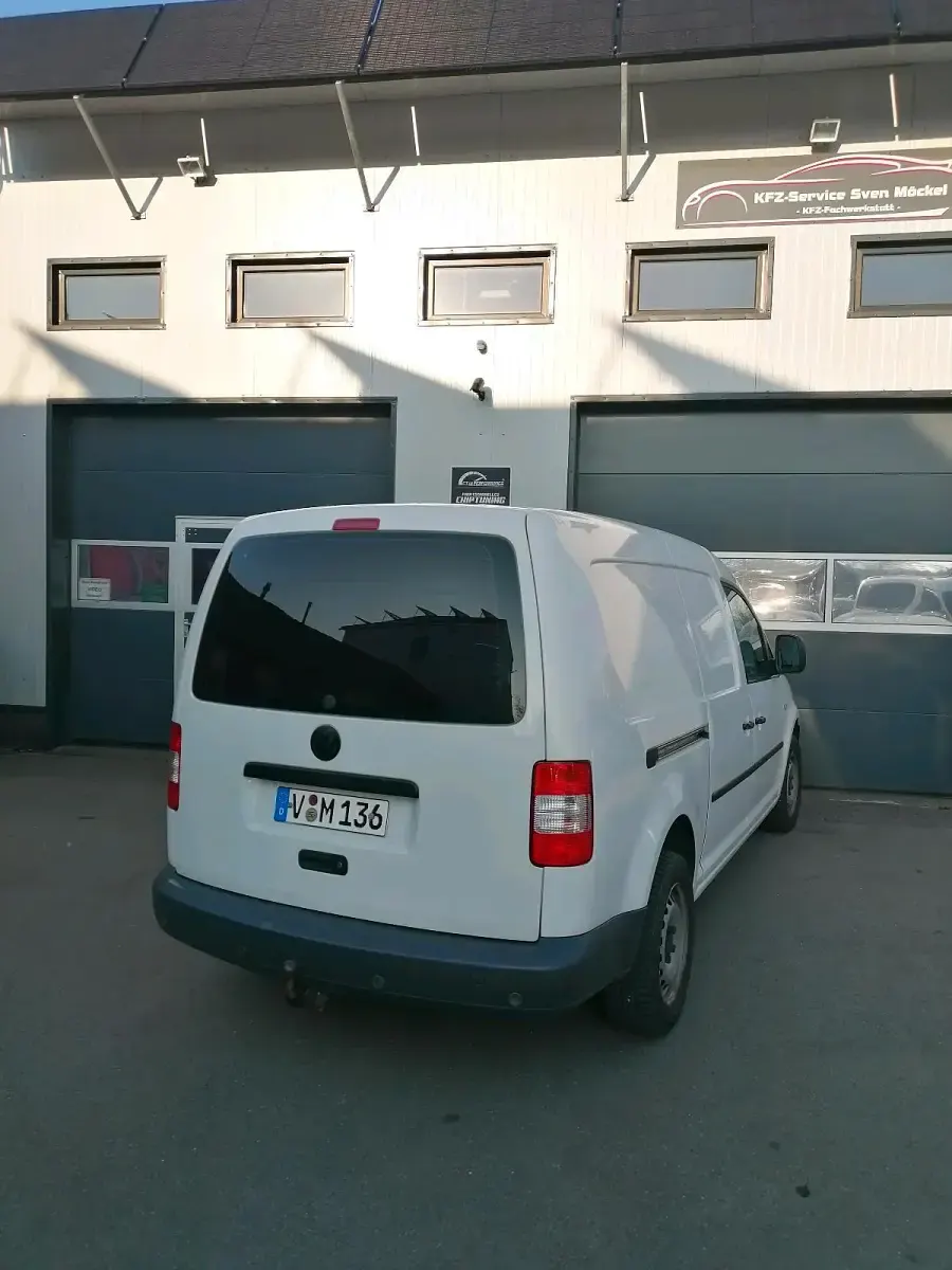 Gebraucht VW Caddy 105 PS (77 kW) 2009 Weiß Van / Kleinbus