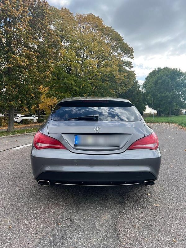 Gebraucht Mercedes CLA220 Shooting Brake Urban 177 PS (130 kW) 2015 Grau Kombi