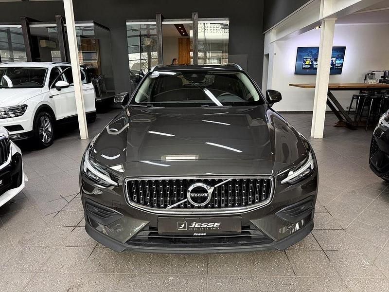 Gebraucht Volvo V60 CC 250 PS (183 kW) 2020 Pine grey / metallic (metallic) Kombi