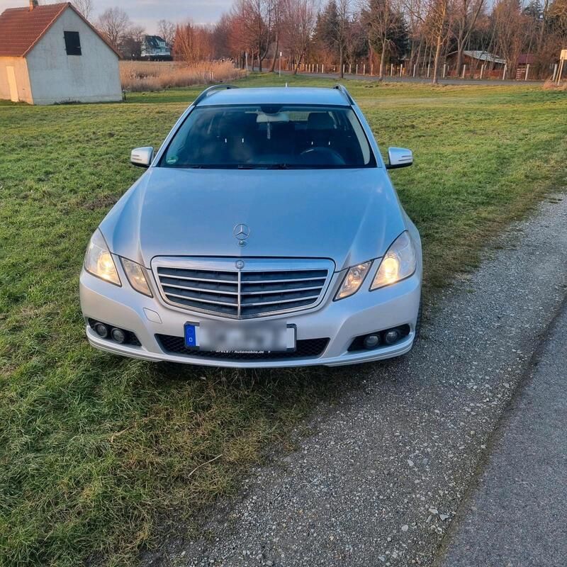 Silber Gebraucht 2010 Mercedes E220 Kombi | 6.700 € (Superpreis) - Bild 1/4