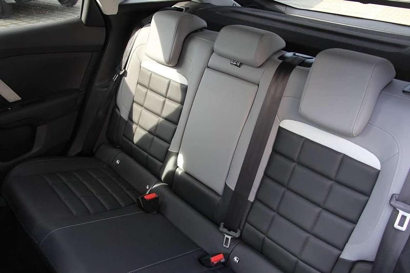 Gebraucht Citroën C4 131 PS (96 kW) 2025 Eclipseblau SUV