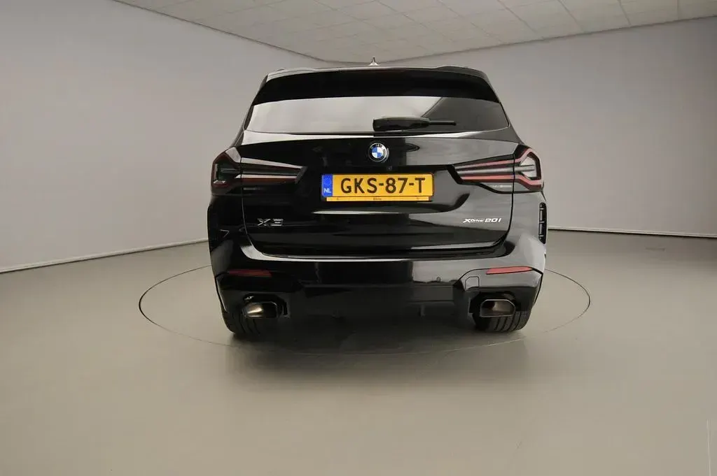 Używany BMW X3 Performance 184 KM (135 kW) 2024 Czarny SUV