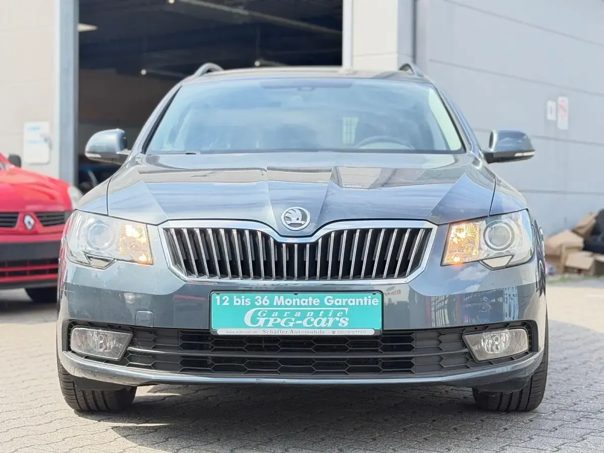 Gebraucht Skoda Superb Active 160 PS (117 kW) 2013 Grau Kombi