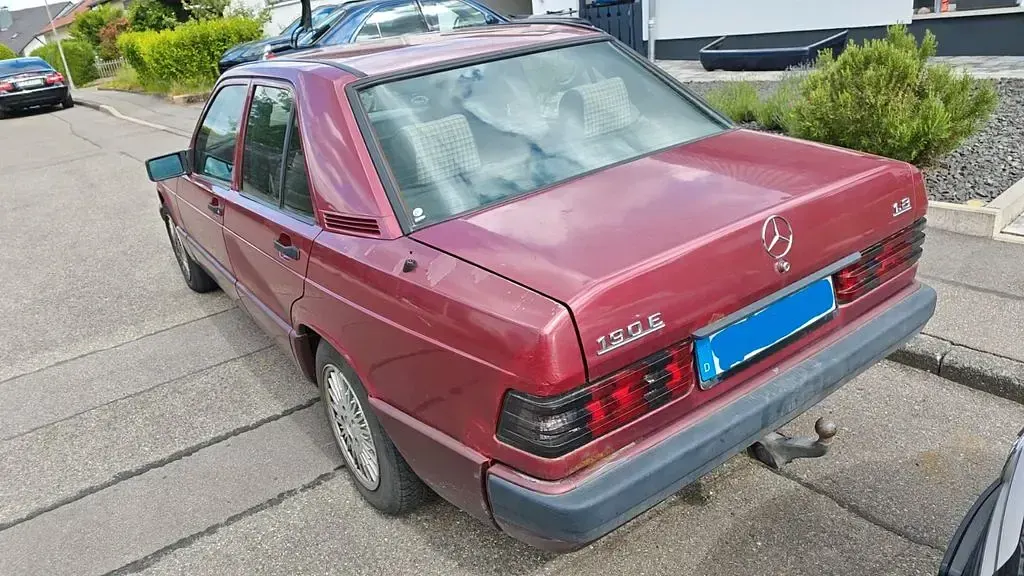 Gebraucht Mercedes 190 109 PS (80 kW) 1992 Rot Limousine