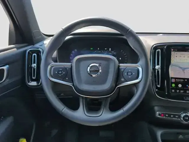Gebraucht Volvo XC40 120 PS (88 kW) 2025 SUV