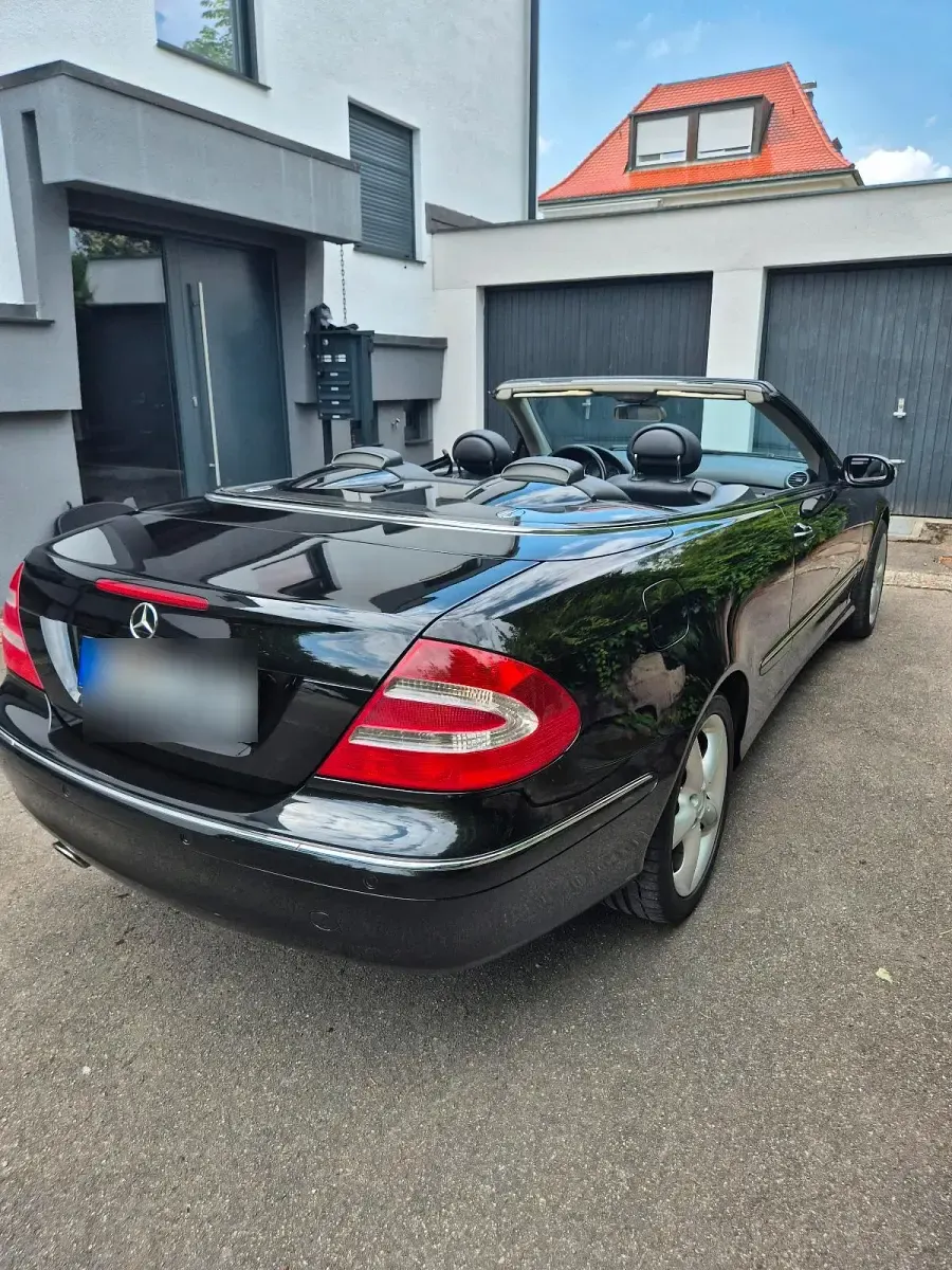Gebraucht Mercedes CLK320 218 PS (160 kW) 2004 Schwarz Cabrio