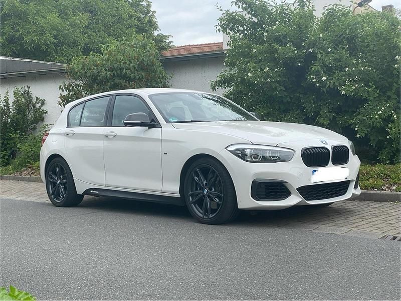 Weiß Gebraucht 2019 BMW M140 M Sport Kombi | 34.900 € - Bild 1/4