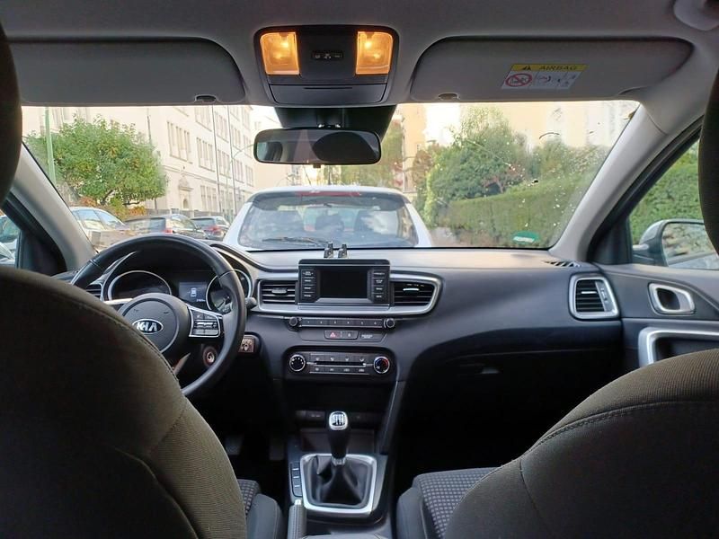 Gebraucht Kia Ceed 99 PS (72 kW) 2019 Grau Kleinwagen