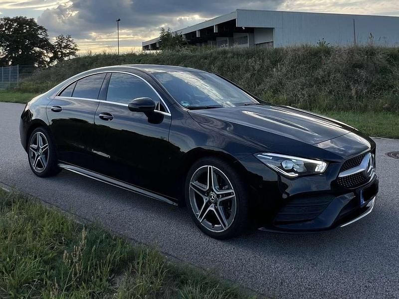 Schwarz Gebraucht 2019 Mercedes CLA200 AMG line Coupé | 24.999 € (Fairer Preis) - Bild 1/4