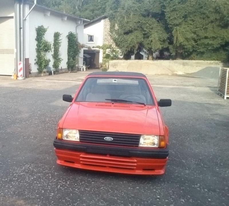 Rot Gebraucht 1983 Ford Escort Cabriolet Cabrio | 5.600 € - Bild 1/4