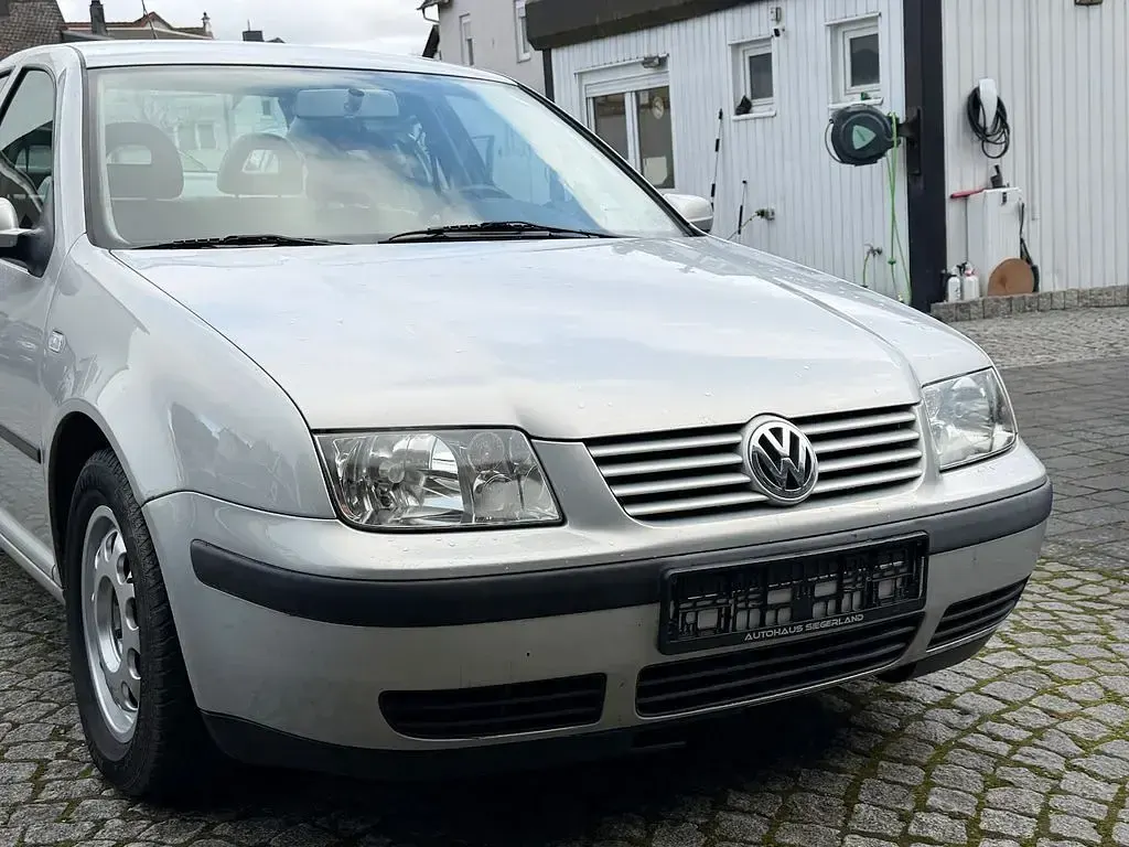 Gebraucht VW Bora 116 PS (85 kW) 2000 Silber Limousine