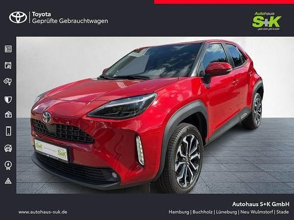 Karminarot metallic Gebraucht 2023 Toyota Yaris Hybrid Connect Style | 25.980 € (Etwas zu teuer) - Bild 1/4