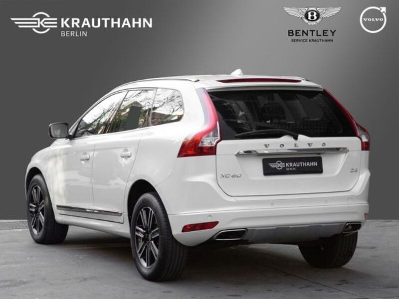 Gebraucht Volvo XC60 Summum 190 PS (139 kW) 2017 Crystal white pearl / metallic (metallic) SUV