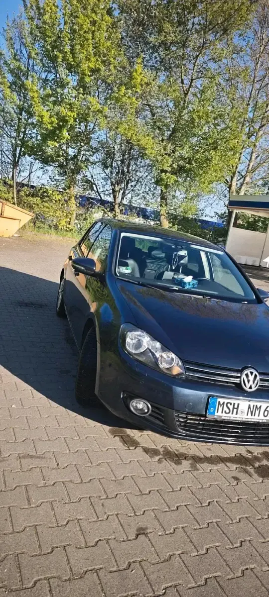 Gebraucht VW Golf VI 105 PS (77 kW) 2011 Blau Kleinwagen