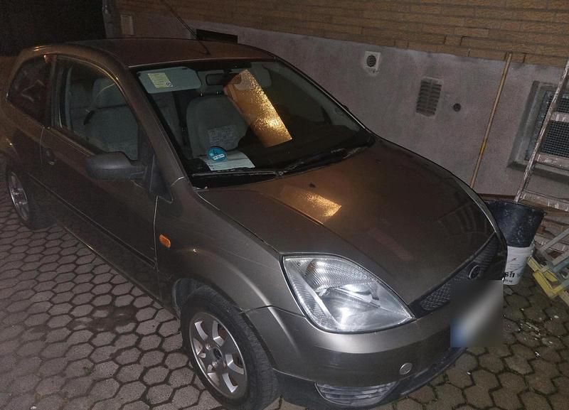 Gebraucht Ford Fiesta 75 PS (55 kW) 2002 Grau Kleinwagen