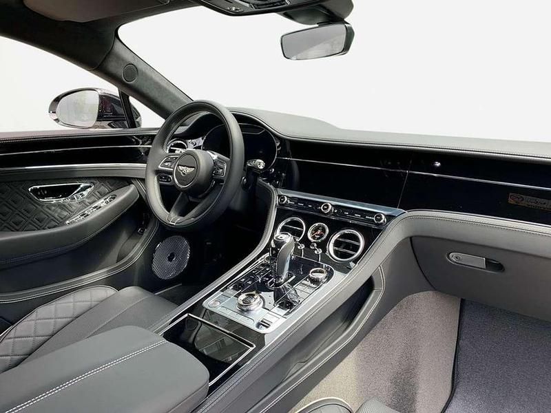 Gebraucht Bentley Continental GT 549 PS (403 kW) 2024 Glacier white (solid) Coupé