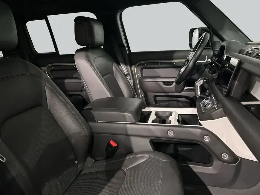 Gebraucht Land Rover Defender SE Dynamic 300 PS (220 kW) 2024 Grün SUV