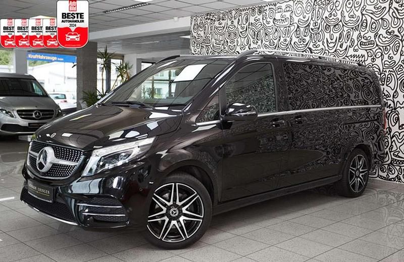 Obsidianschwarz metallic Gebraucht 2021 Mercedes V300 AMG Van / Kleinbus | 63.280 € (Teuer) - Bild 1/3