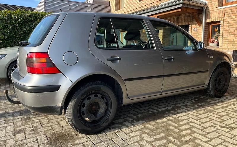 Gebraucht VW Golf IV Edition 75 PS (55 kW) 2002 Silber Limousine