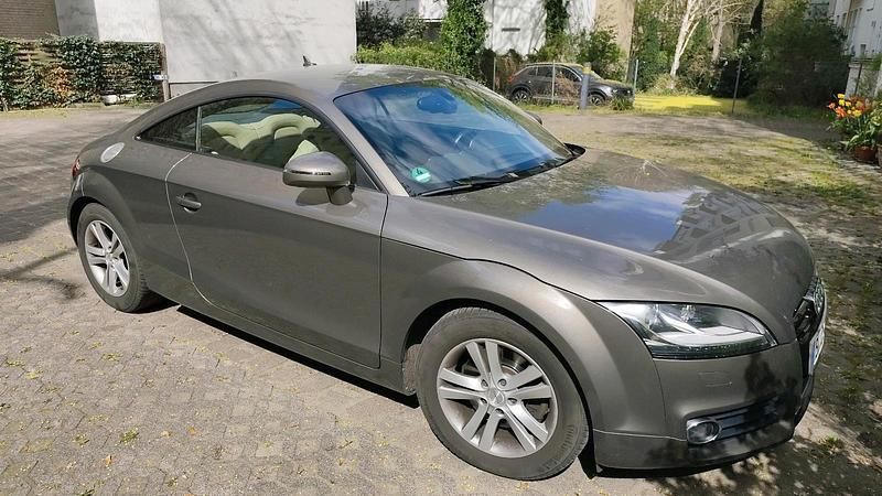 Grau Gebraucht 2025 Audi TT Coupé | 15.300 € - Bild 1/4