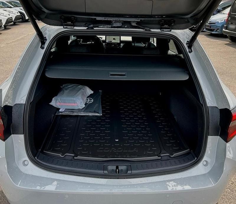 Gebraucht Toyota Corolla 162 PS (119 kW) 2025 Grau Kombi