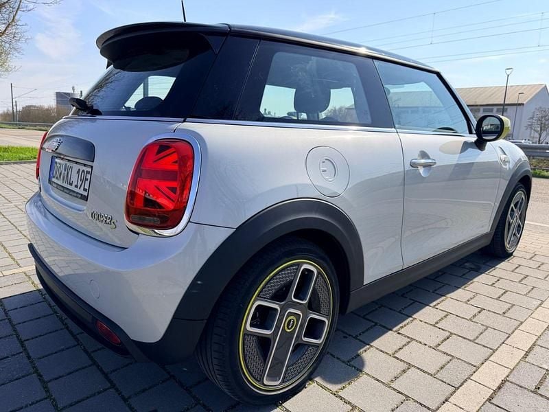 Gebraucht Mini Cooper SE 135 kW (184 PS) 2021 Silber Kleinwagen