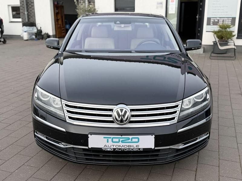 Second-hand VW Phaeton Exclusive 280 CP (205 kW) 2011 Negru Berlinǎ