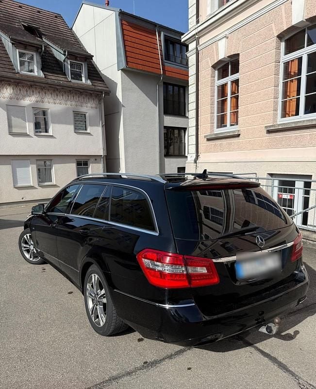 Gebraucht Mercedes E350 265 PS (194 kW) 2012 Schwarz Kombi