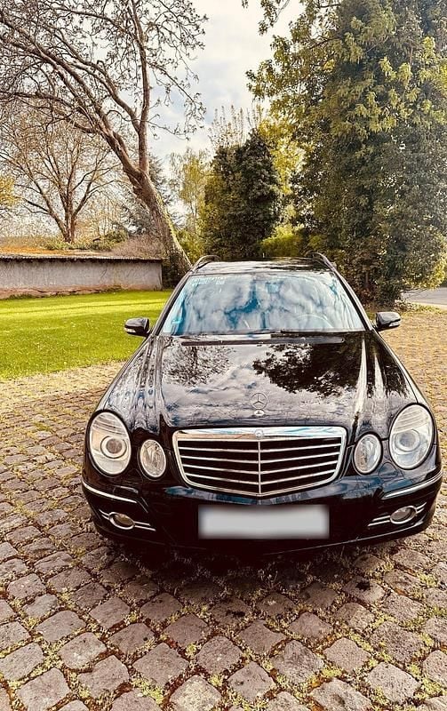 Second-hand Mercedes E220 170 CP (125 kW) 2007 Negru Break
