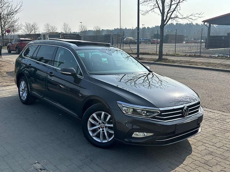 Gebraucht VW Passat 122 PS (89 kW) 2021 Schwarz Limousine