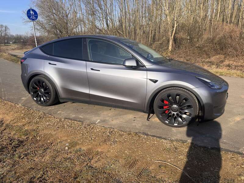 Gebraucht 2024 Tesla Model Y Performance SUV | 47.000 € (Fairer Preis) - Bild 1/4