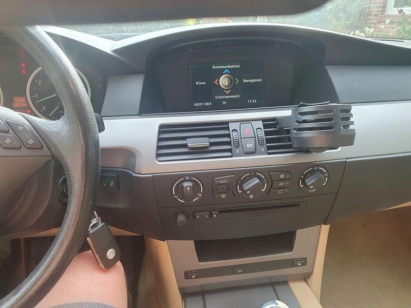 Gebraucht BMW 523 177 PS (130 kW) 2005 Schwarz Limousine